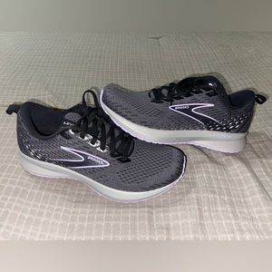 NEW Brooks Levitate 5 Women’s Size 8.5 Running Shoe